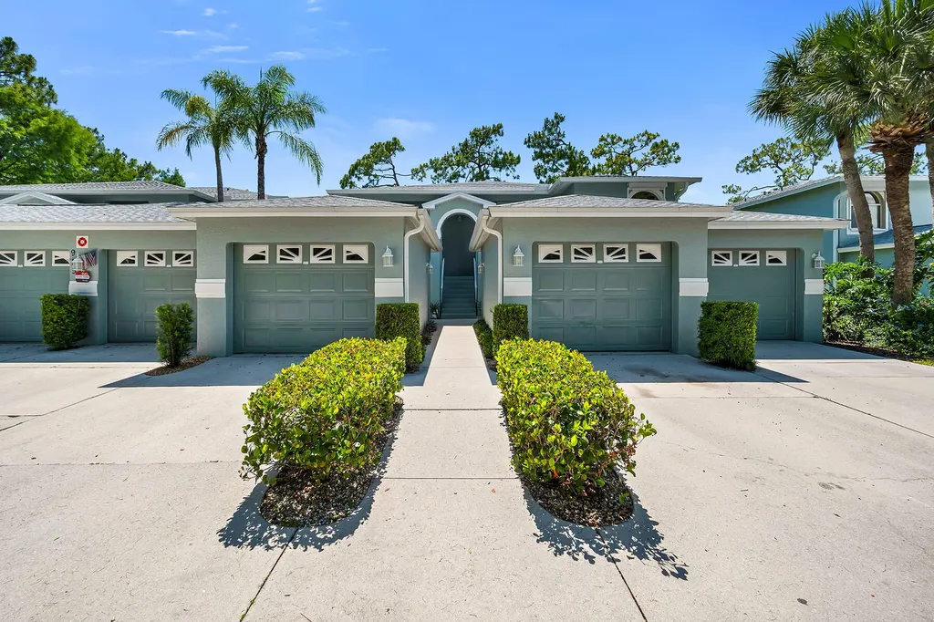 925 New Waterford Drive Naples FL 34104