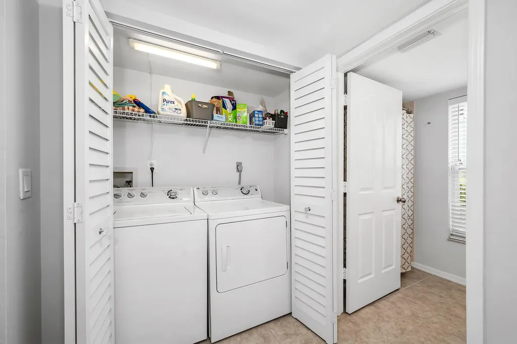 925 New Waterford Drive Naples FL 34104