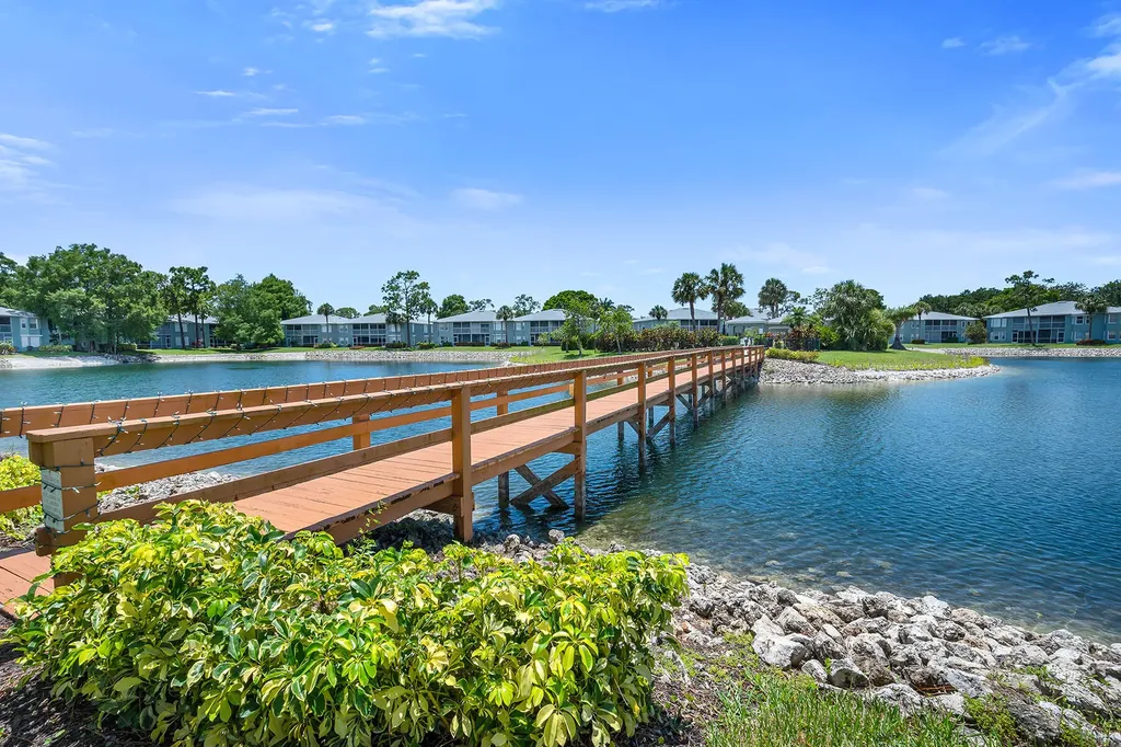 925 New Waterford Drive Naples FL 34104