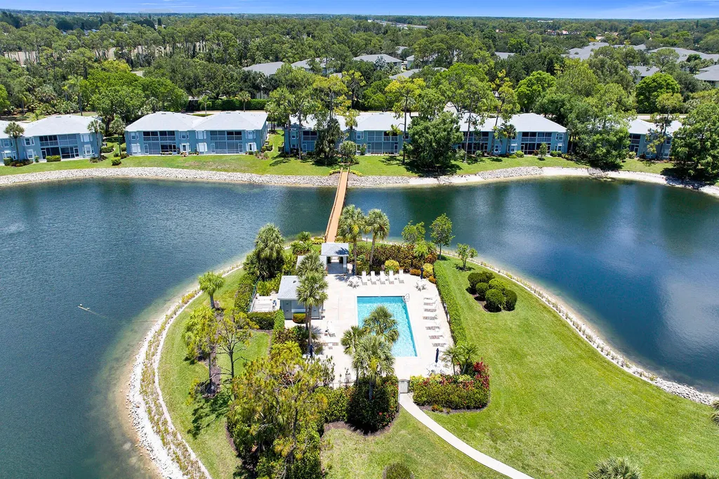 925 New Waterford Drive Naples FL 34104
