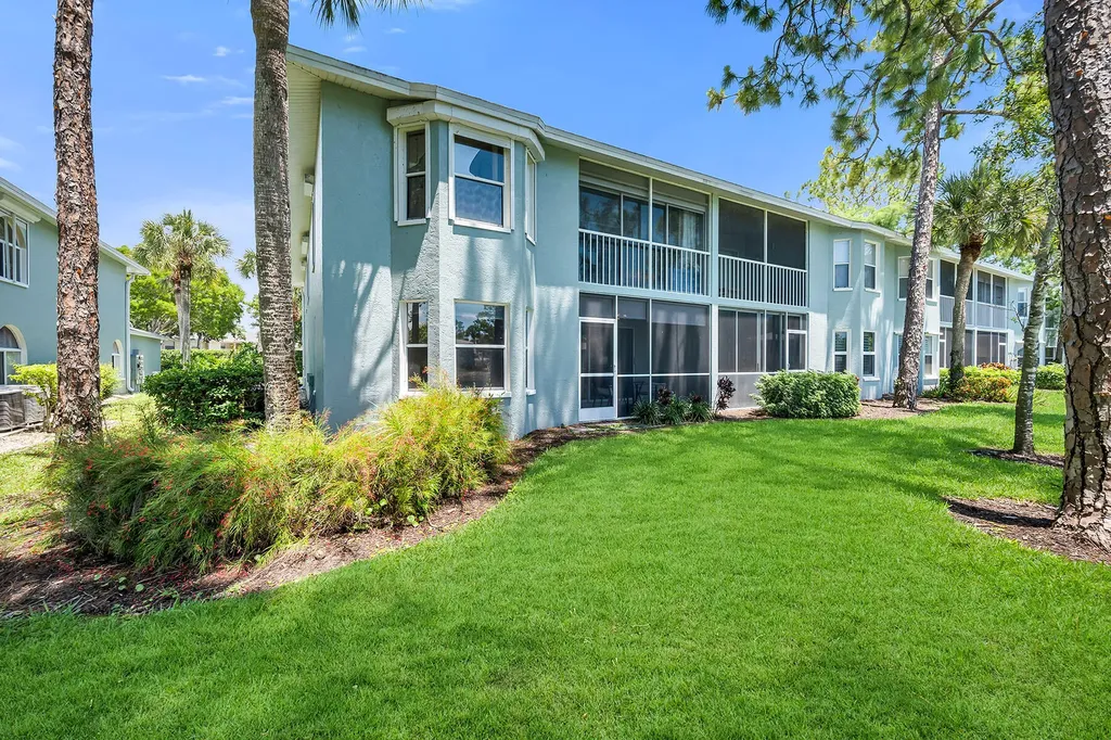 925 New Waterford Drive Naples FL 34104