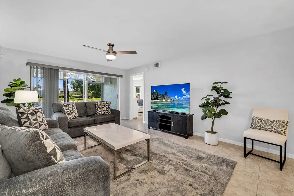 925 New Waterford Drive Naples FL 34104
