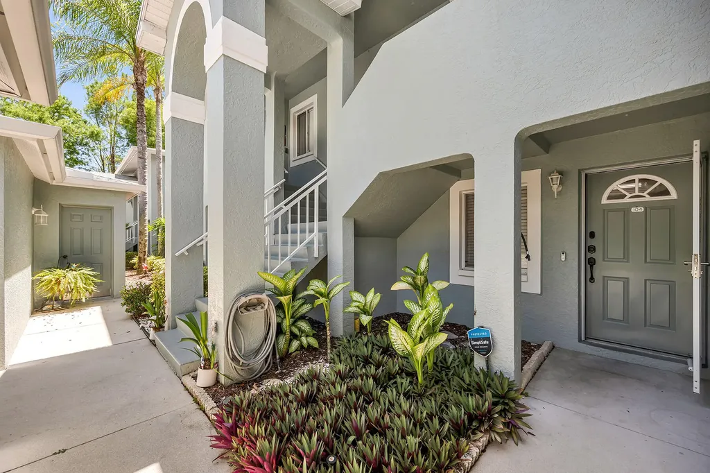 925 New Waterford Drive Naples FL 34104