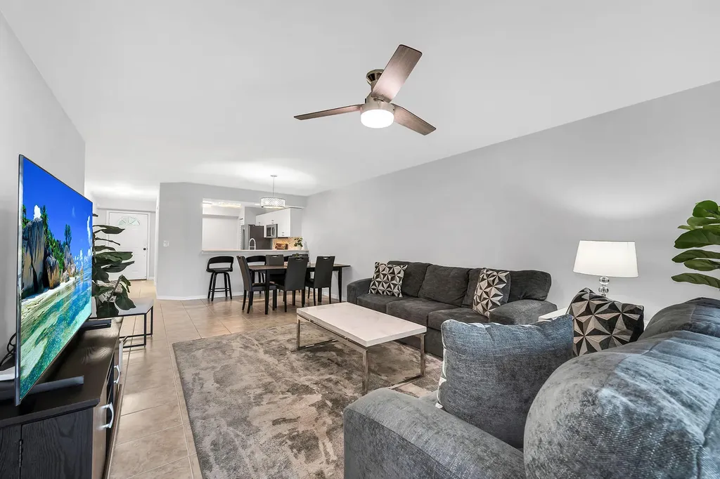 925 New Waterford Drive Naples FL 34104