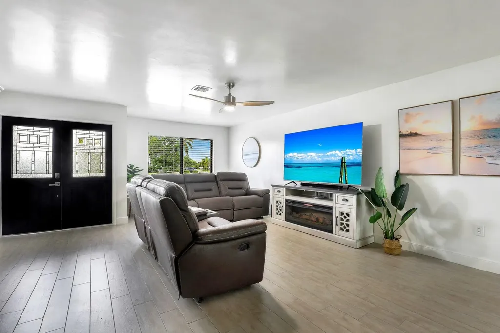 387 S Heathwood Drive Marco Island FL 34145