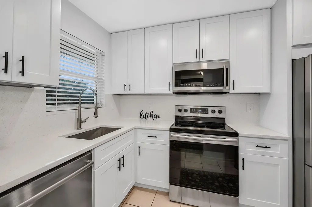 Naples FL, 499 Forest Lakes Boulevard, Unit 312