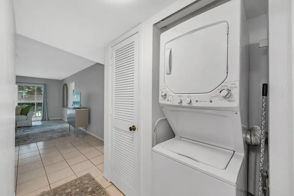 499 Forest Lakes Boulevard Naples FL 34105