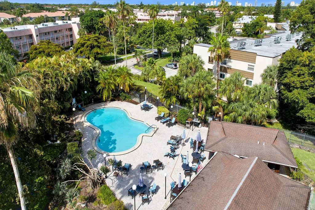 499 Forest Lakes Boulevard Naples FL 34105