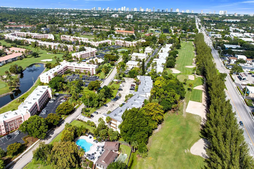499 Forest Lakes Boulevard Naples FL 34105