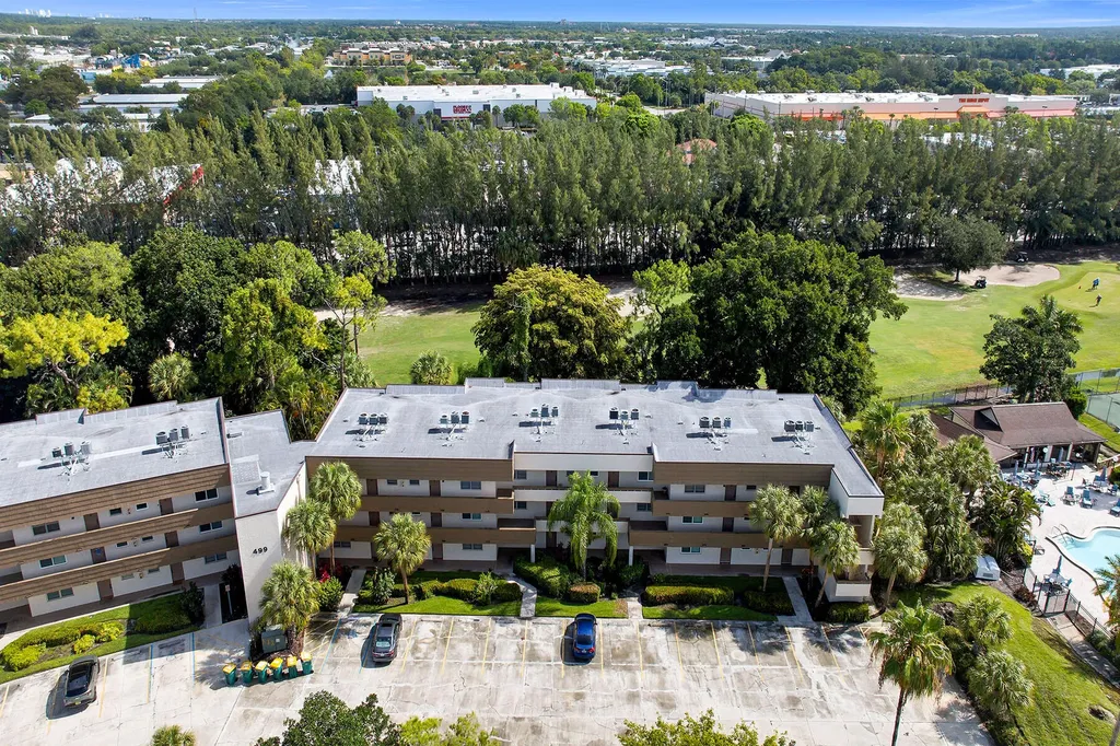 499 Forest Lakes Boulevard Naples FL 34105