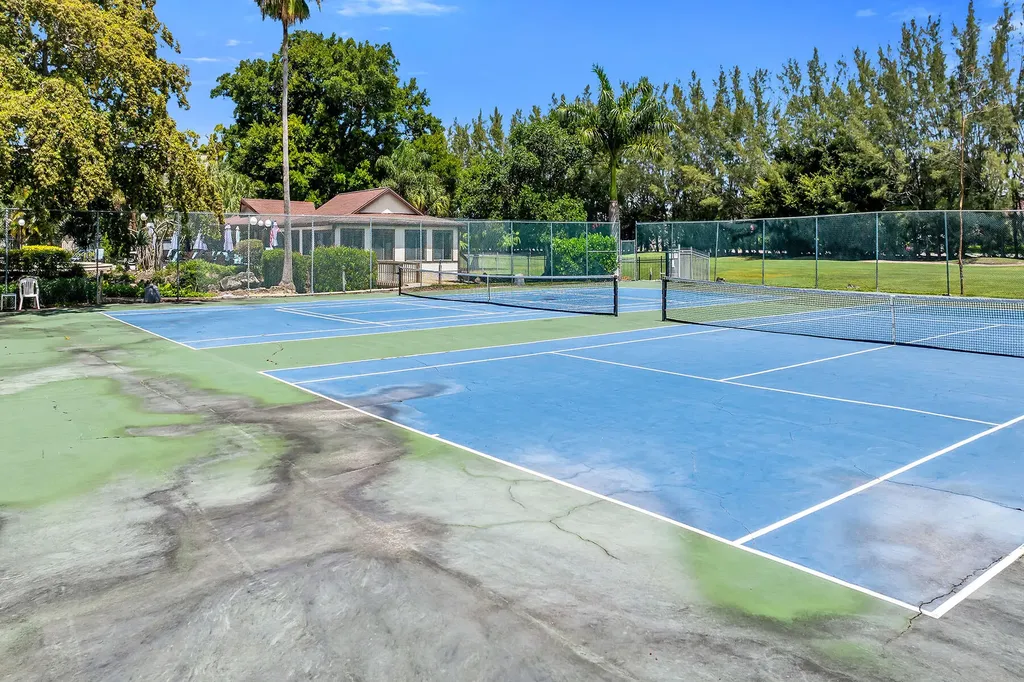 499 Forest Lakes Boulevard Naples FL 34105