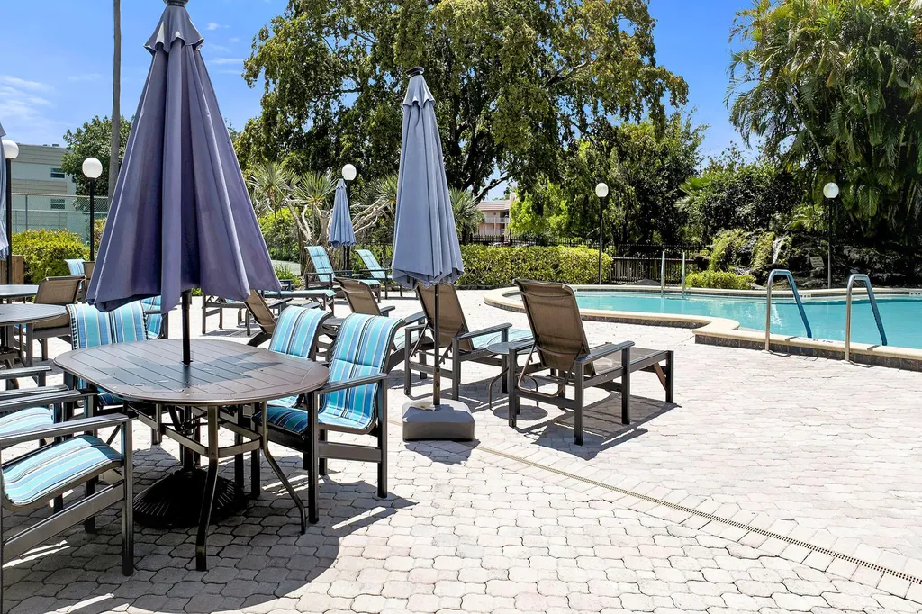 499 Forest Lakes Boulevard Naples FL 34105