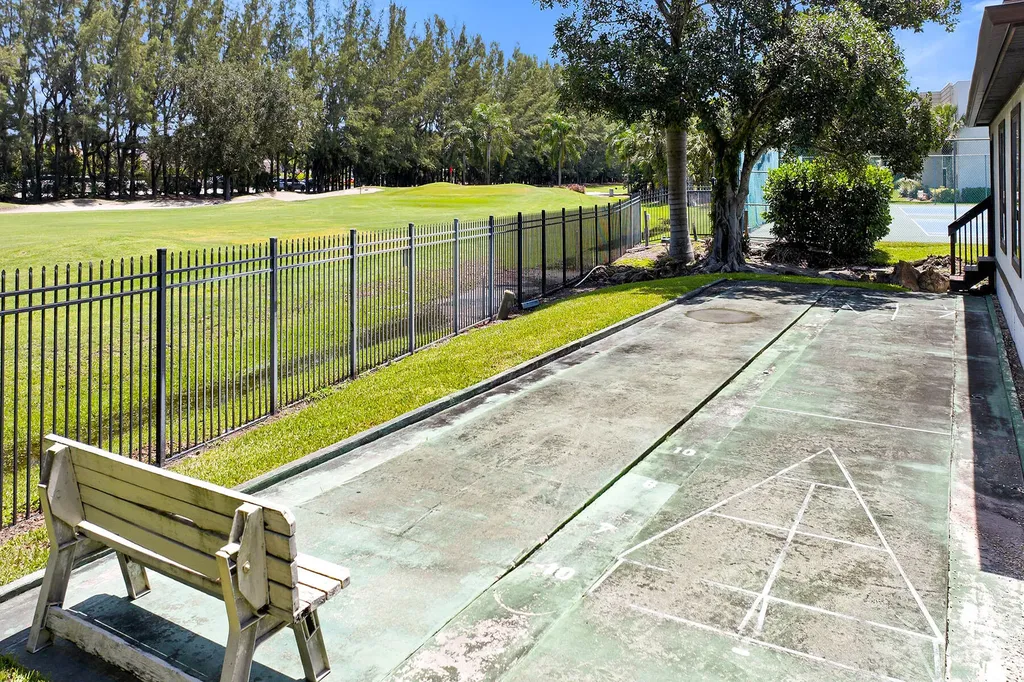 499 Forest Lakes Boulevard Naples FL 34105