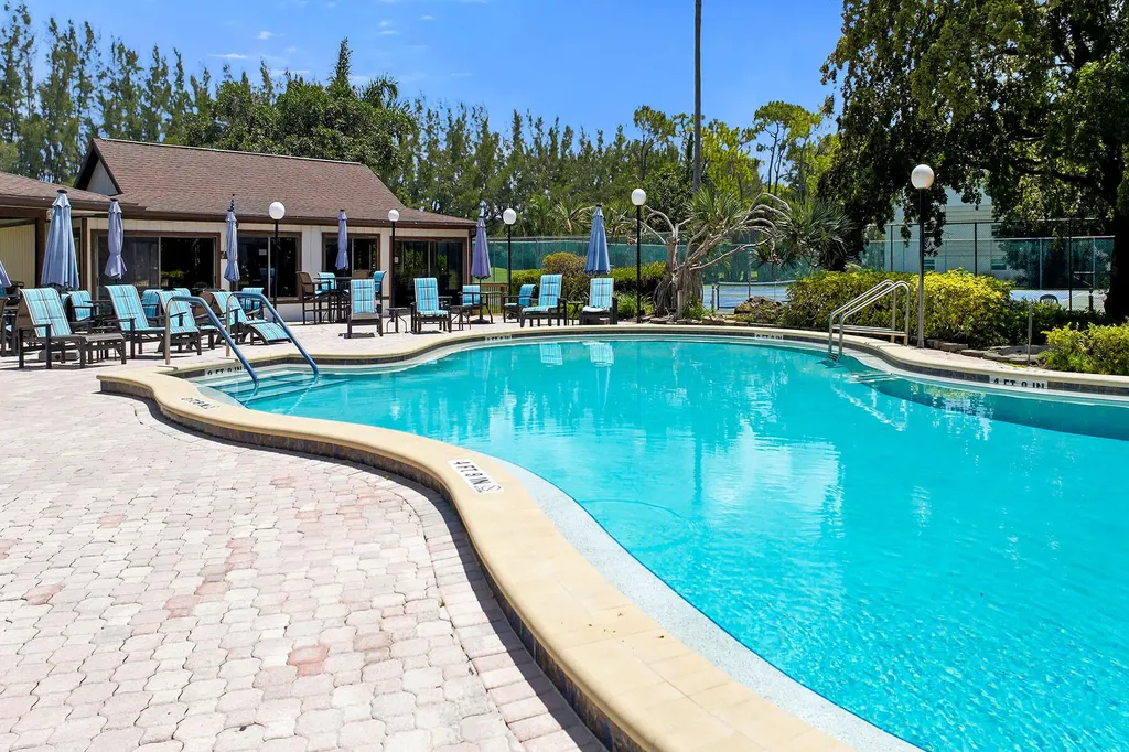 499 Forest Lakes Boulevard Naples FL 34105