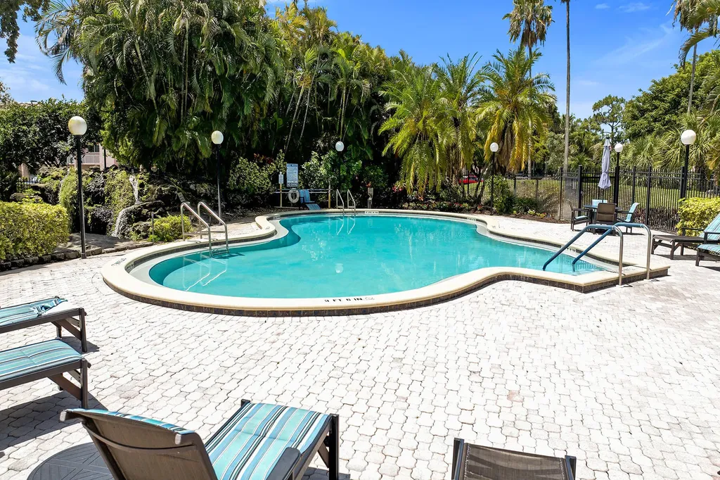 499 Forest Lakes Boulevard Naples FL 34105