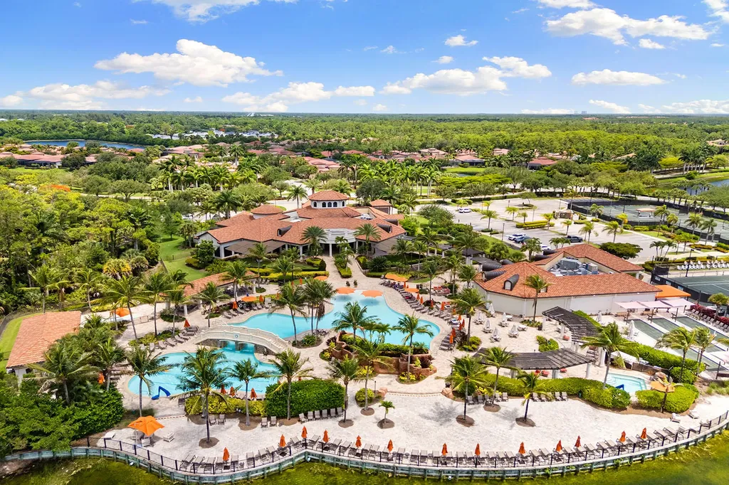 9735 Acqua Court Naples FL 34113