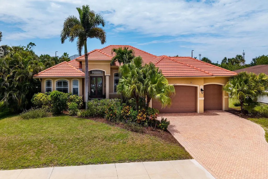 Marco Island FL, 1471 Jamaica Road