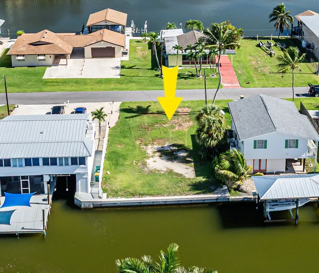 574 S Coconut Avenue Goodland FL 34140