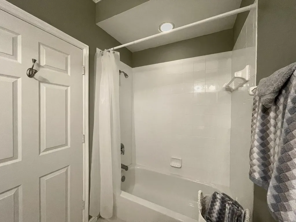 3965 Bishopwood E Naples FL 34114