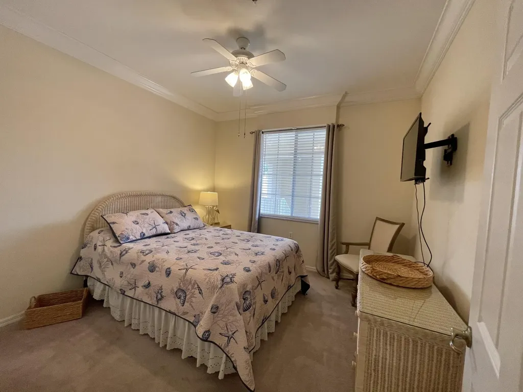 3965 Bishopwood E Naples FL 34114
