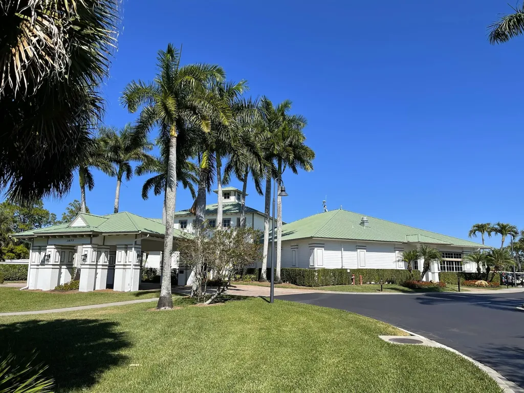 3965 Bishopwood E Naples FL 34114