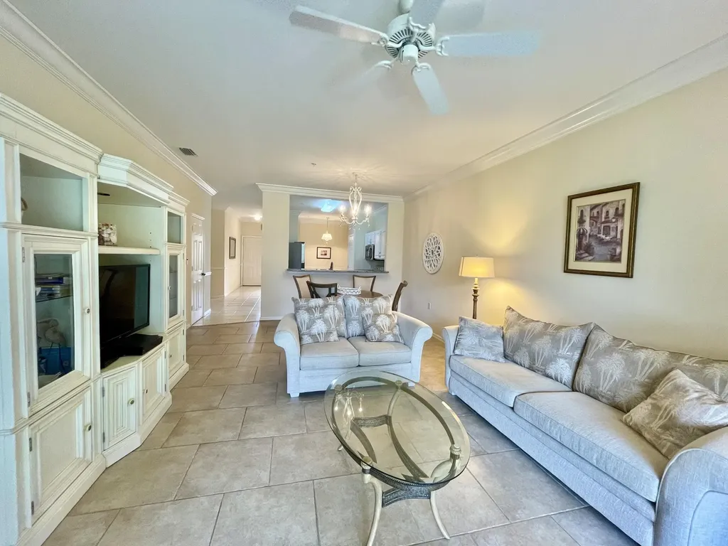 3965 Bishopwood E Naples FL 34114