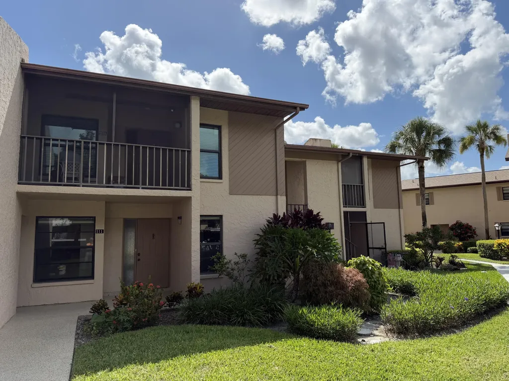 Naples FL, 960 Palm View, Unit 111