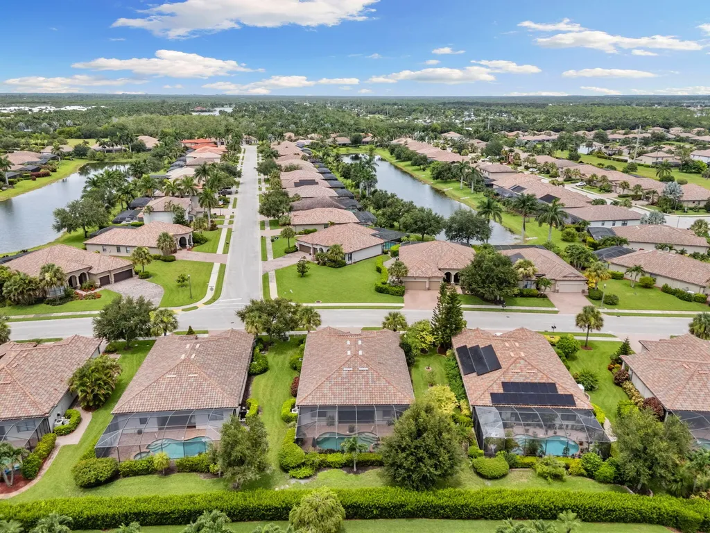 3934 Sapphire Way Naples FL 34114