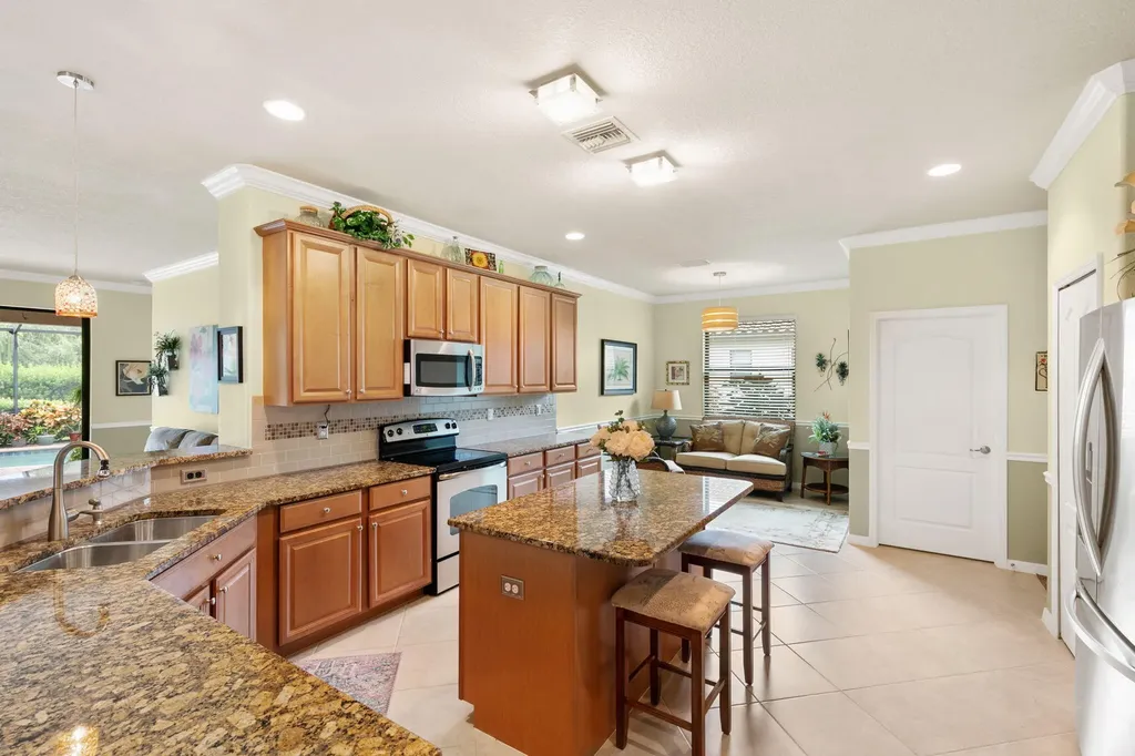 3934 Sapphire Way Naples FL 34114