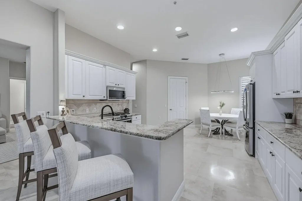 3053 Aviamar Circle Naples FL 34114