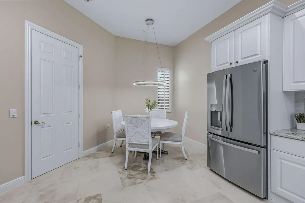 3053 Aviamar Circle Naples FL 34114