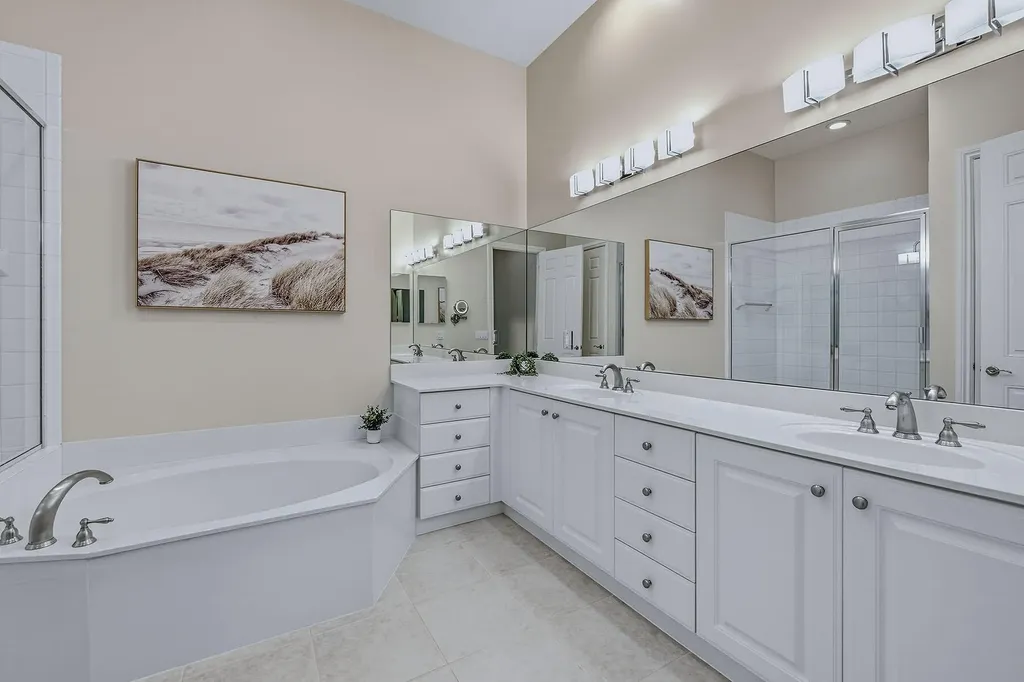 3053 Aviamar Circle Naples FL 34114