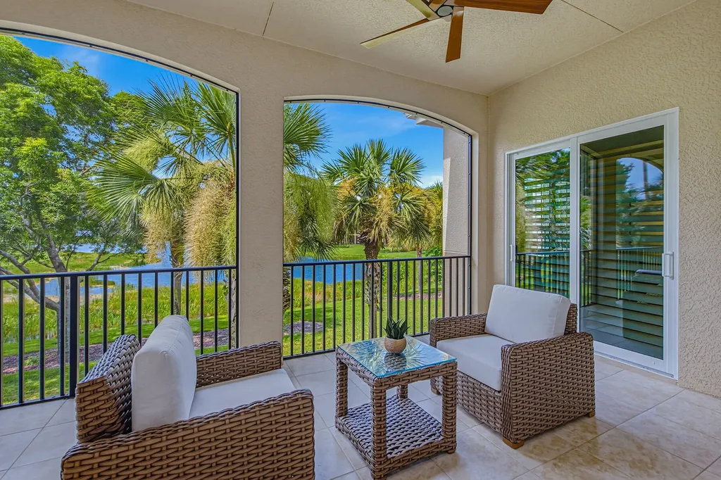 3053 Aviamar Circle Naples FL 34114