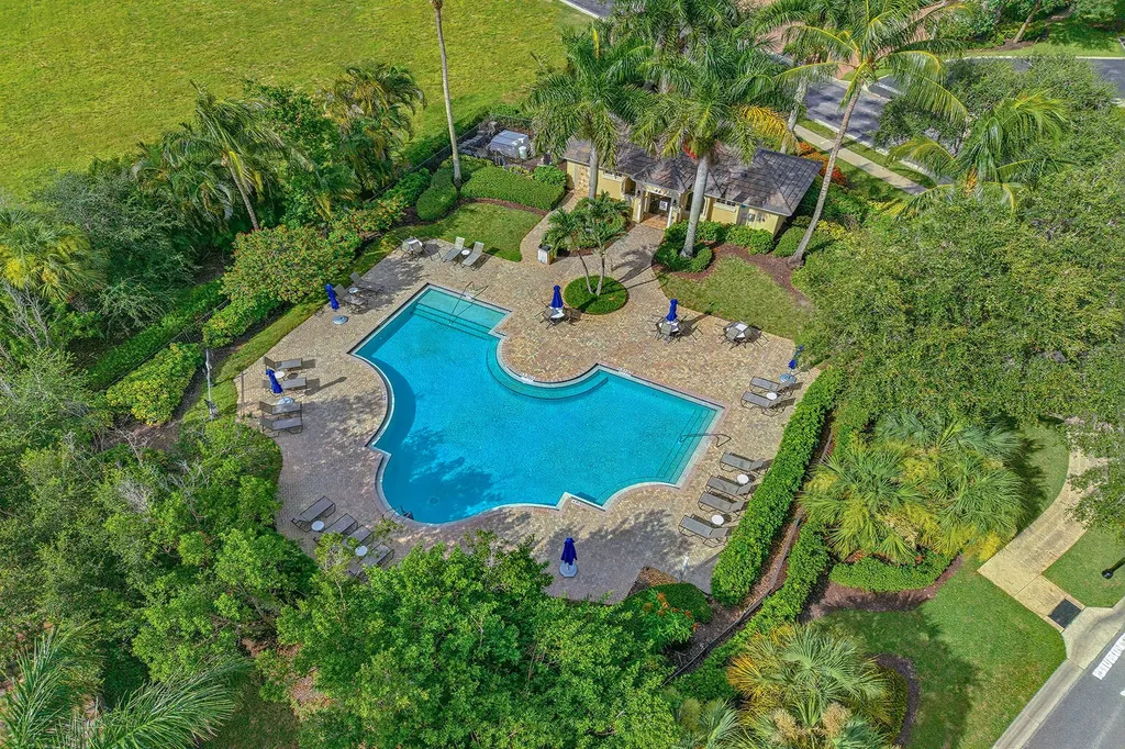 3053 Aviamar Circle Naples FL 34114