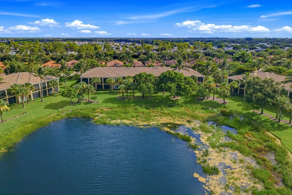 3053 Aviamar Circle Naples FL 34114
