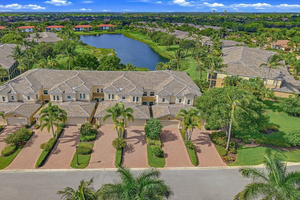 3053 Aviamar Circle Naples FL 34114