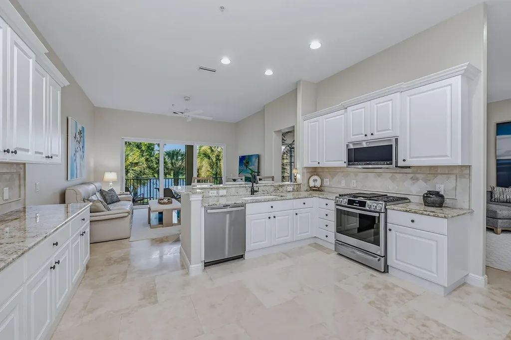 3053 Aviamar Circle Naples FL 34114