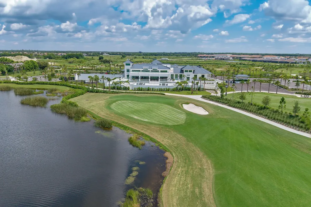 3053 Aviamar Circle Naples FL 34114