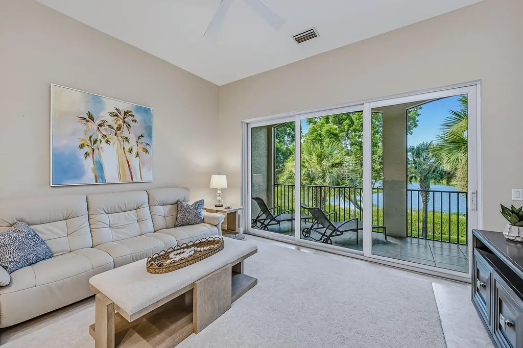 3053 Aviamar Circle Naples FL 34114