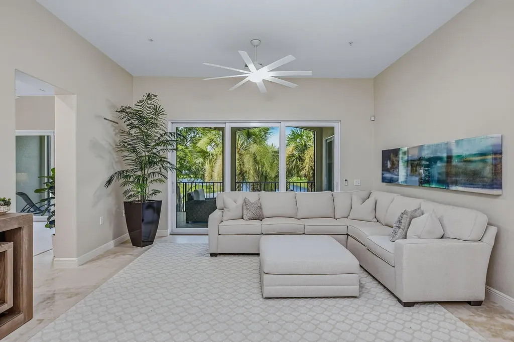 3053 Aviamar Circle Naples FL 34114