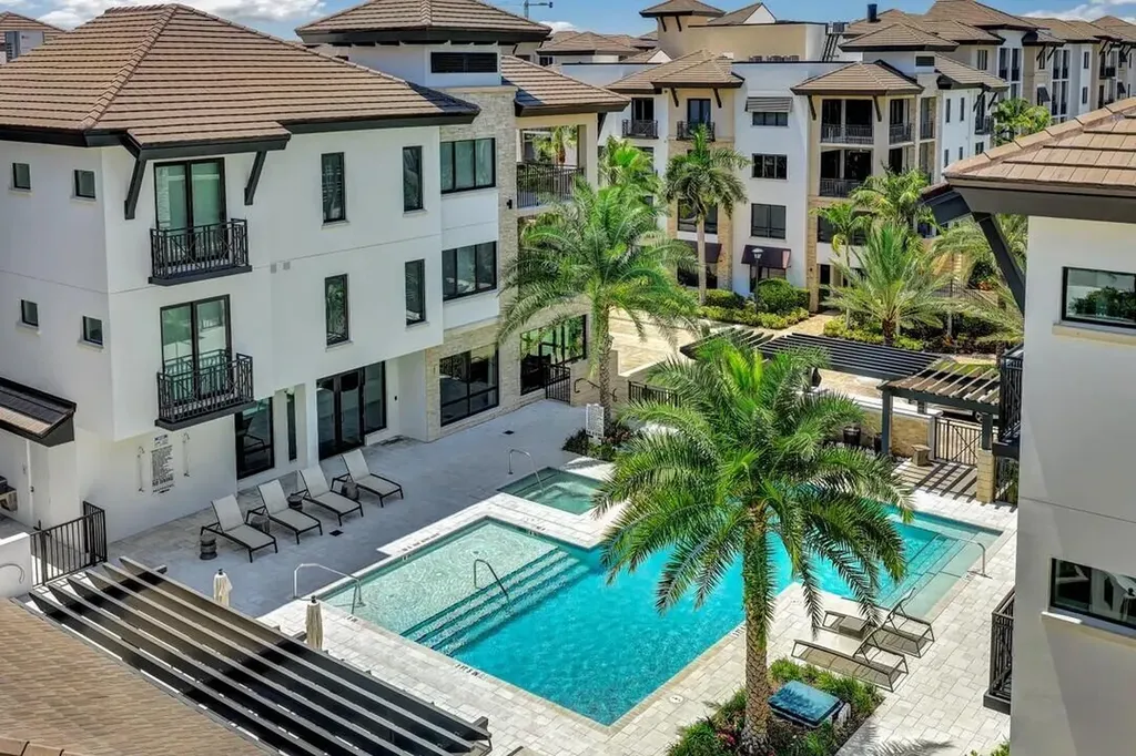 Naples FL, 1130 3RD Avenue S, Unit 512