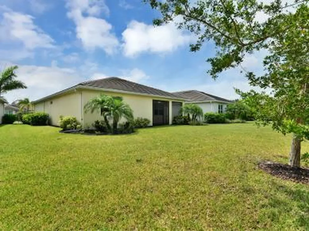 259 Tamarindo Lane Naples FL 34114