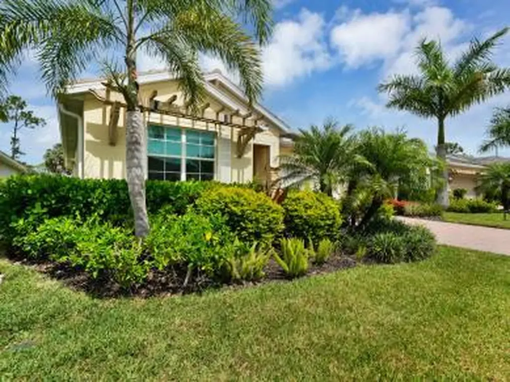 259 Tamarindo Lane Naples FL 34114