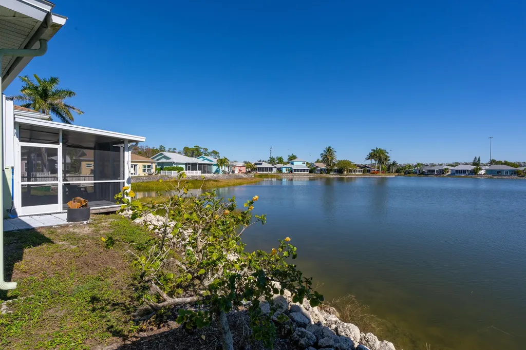 10717 Maui Circle Estero FL 33928