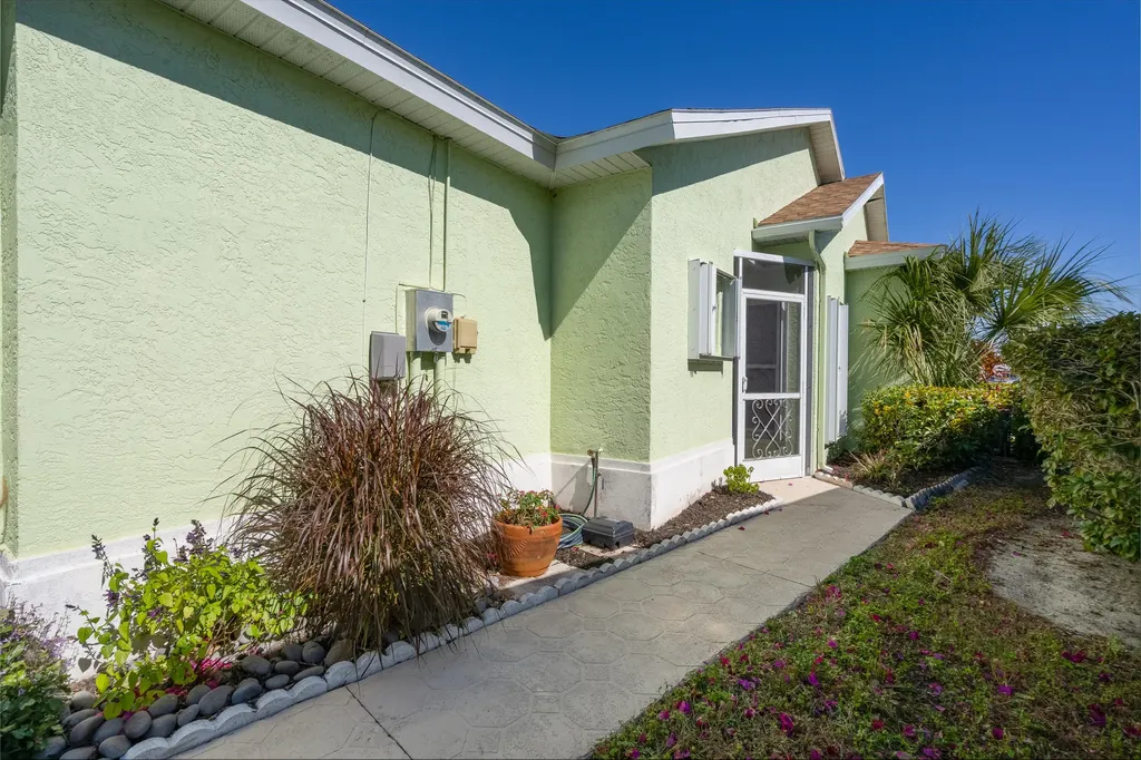 10717 Maui Circle Estero FL 33928