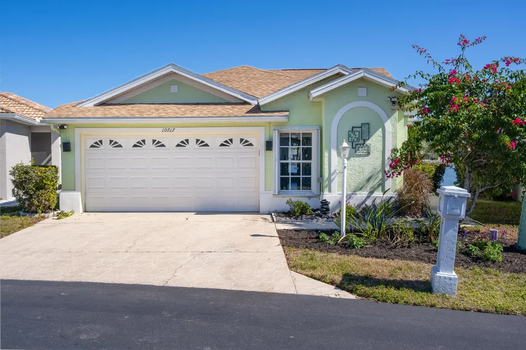 10717 Maui Circle Estero FL 33928