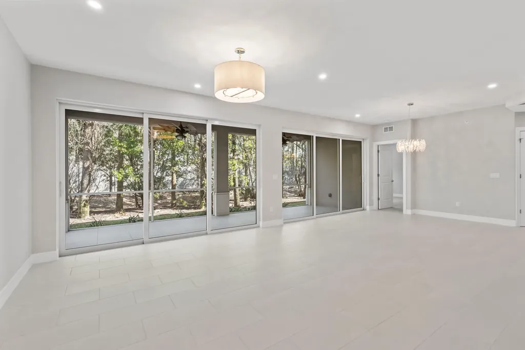 196 Indies Drive E Naples FL 34114