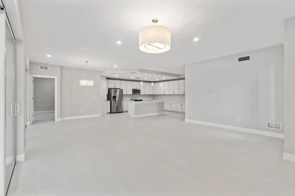 196 Indies Drive E Naples FL 34114