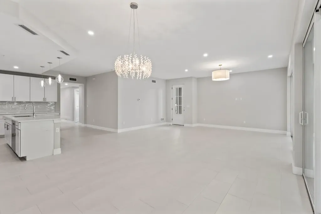 196 Indies Drive E Naples FL 34114