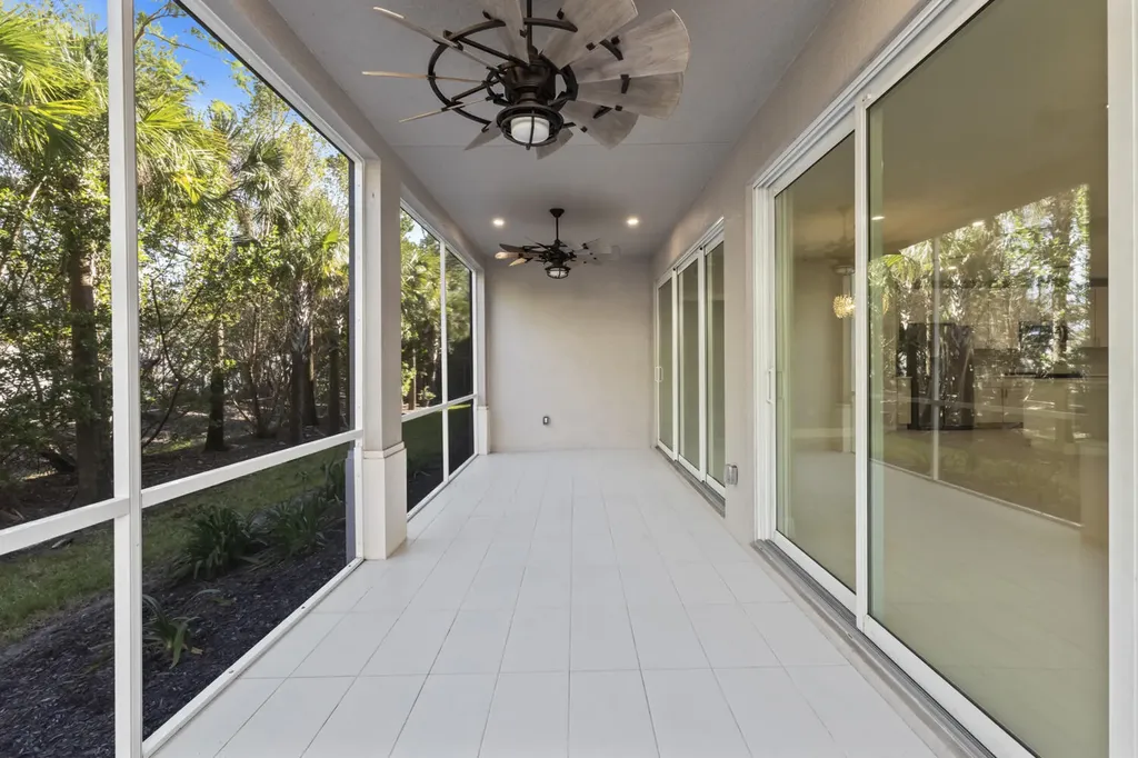 196 Indies Drive E Naples FL 34114